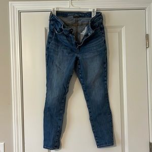 American Eagle Women’s “Next Level Stretch” Super High Rise Jegging Size 14